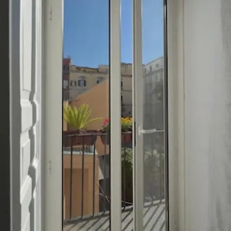 Ferrigni 20 Nyaraló